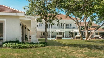 Luxury Villa Photo #4