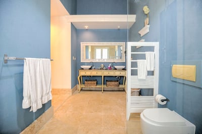 Luxury Villa Photo #29