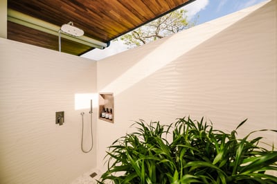 Suite 3 Private Bathroom - Level 2