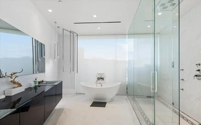 Luxury Villa Photo #46