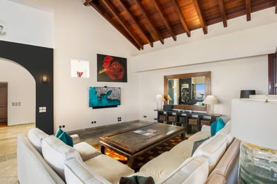 Luxury Villa Photo #21