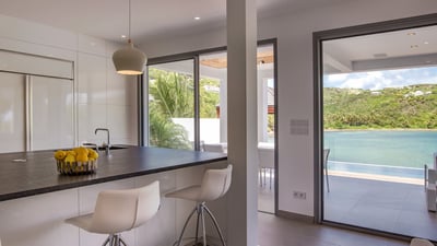 Dining Area & Kitchen