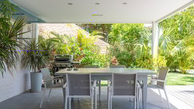 Kitchen & Dining Area