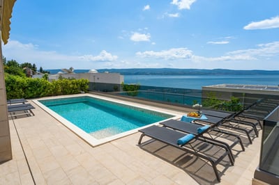 Luxury Villa Photo #5