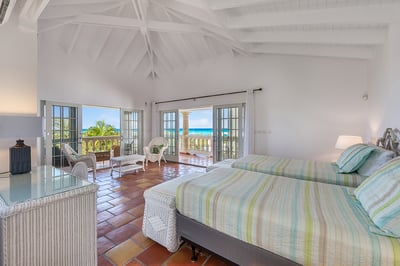 Luxury Villa Photo #35