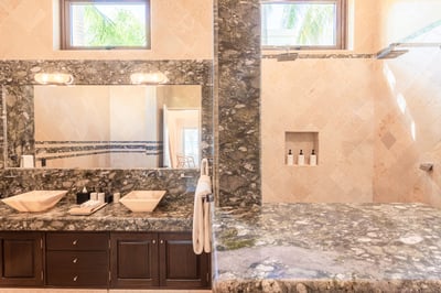 Luxury Villa Photo #32