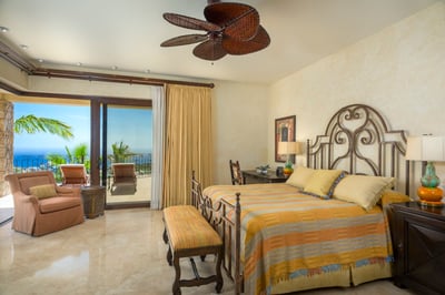 Luxury Villa Photo #41