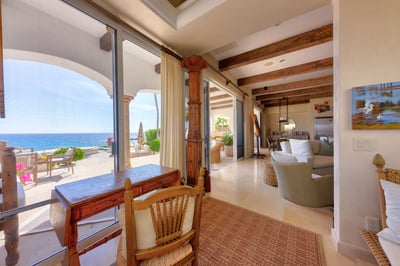 Luxury Villa Photo #38