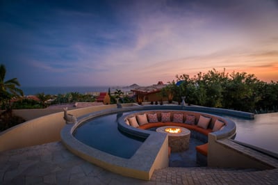 Luxury Villa Photo #3