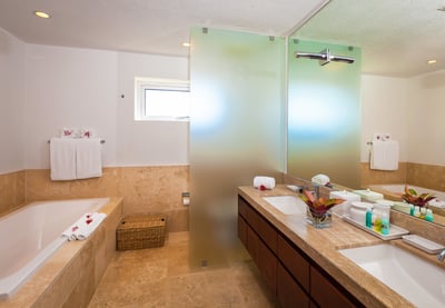 Luxury Villa Photo #32