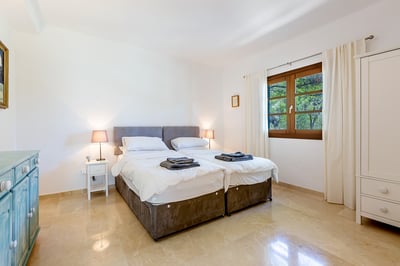 Luxury Villa Photo #25