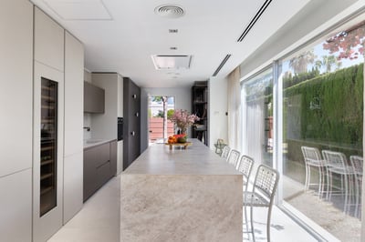 Luxury Villa Photo #13