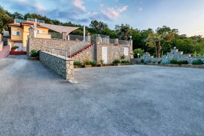 Luxury Villa Photo #33