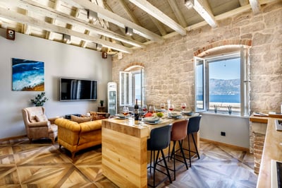Luxury Villa Photo #14
