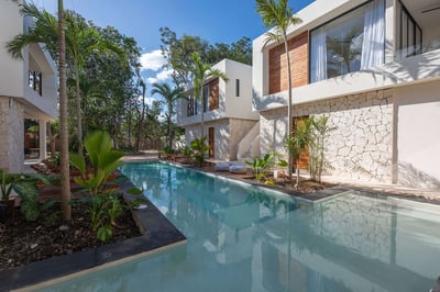 Luxury Villa Photo #3