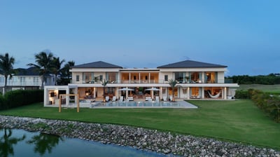 Luxury Villa Photo #2