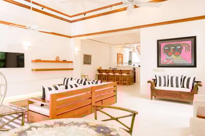 Luxury Villa Photo #4
