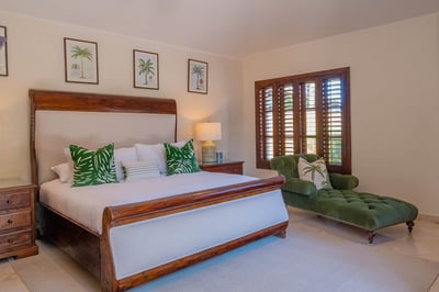 Luxury Villa Photo #29