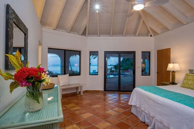Luxury Villa Photo #22