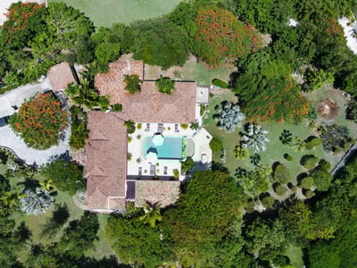 Luxury Villa Photo #35