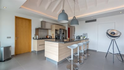 Luxury Villa Photo #15