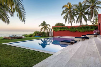Luxury Villa Photo #5