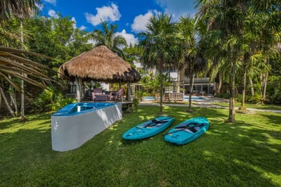 Luxury Villa Photo #6