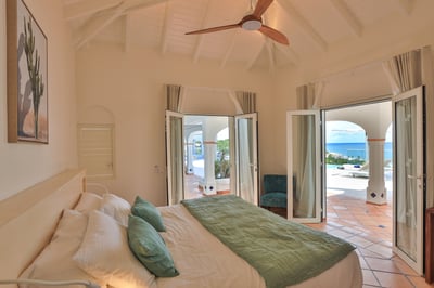 Luxury Villa Photo #22