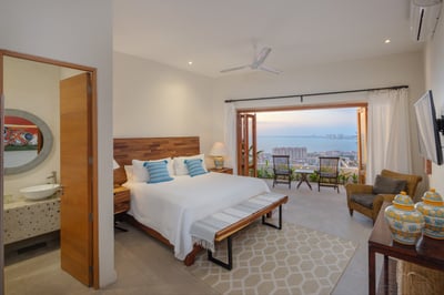 Luxury Villa Photo #44