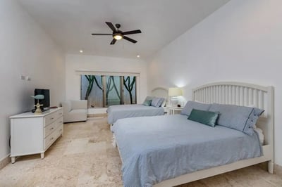 Luxury Villa Photo #50