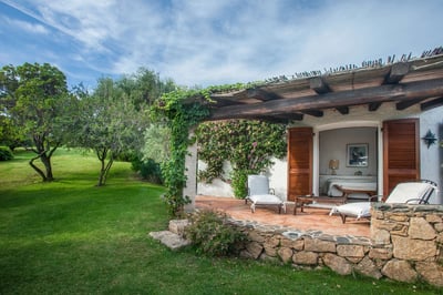 Luxury Villa Photo #3