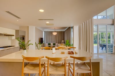Luxury Villa Photo #36