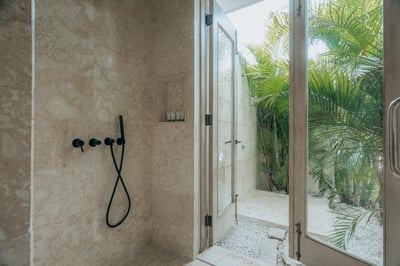 Luxury Villa Photo #43