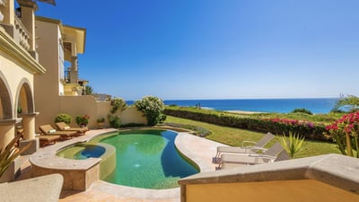 Luxury Villa Photo #8