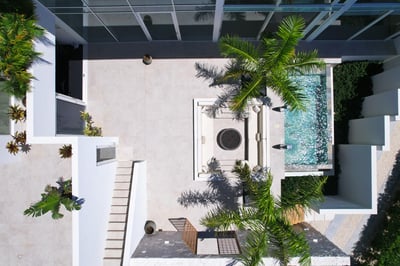 Luxury Villa Photo #15
