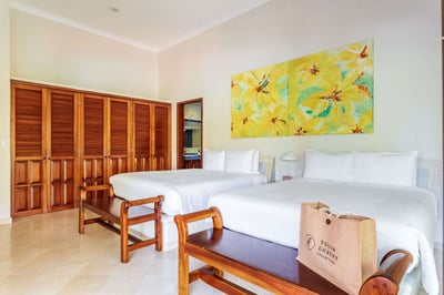 Luxury Villa Photo #30