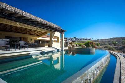 Luxury Villa Photo #5