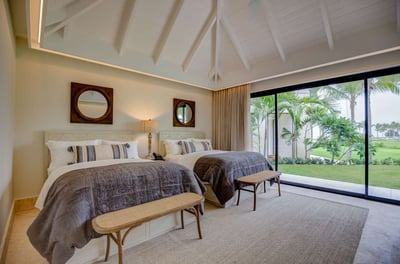 Luxury Villa Photo #38