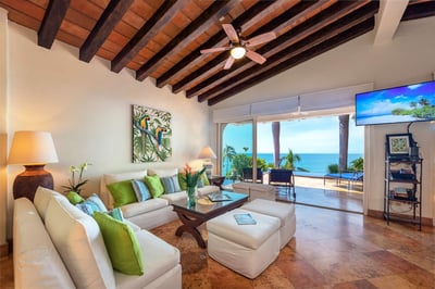 Luxury Villa Photo #16