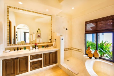 Luxury Villa Photo #12