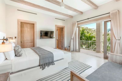 Luxury Villa Photo #35