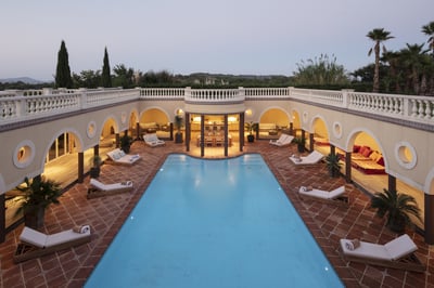 Luxury Villa Photo #3