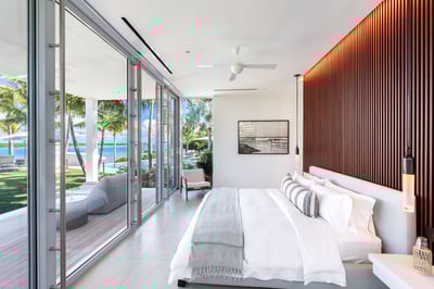 Luxury Villa Photo #27