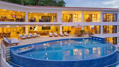 Luxury Villa Photo #4