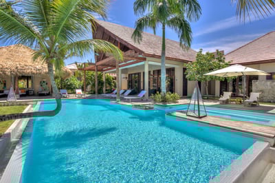 Luxury Villa Photo #2