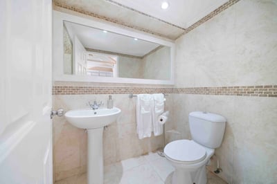Luxury Villa Photo #32