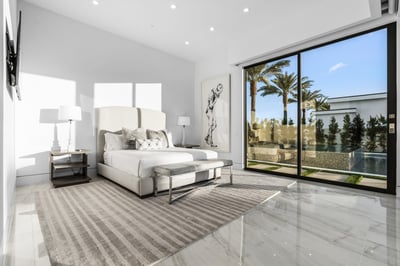 Luxury Villa Photo #26