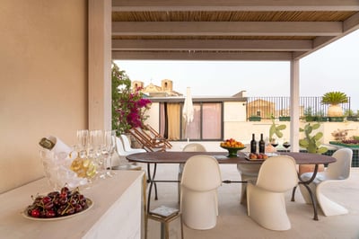 Luxury Villa Photo #11