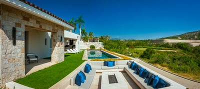 Luxury Villa Photo #4