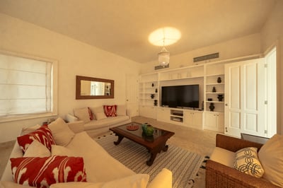 Luxury Villa Photo #19
